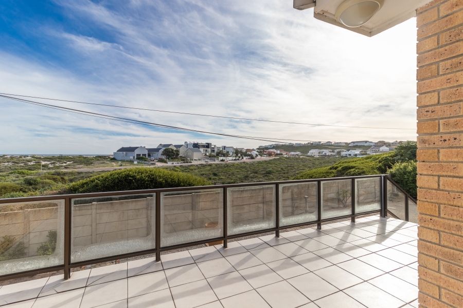 4 Bedroom Property for Sale in Yzerfontein Western Cape